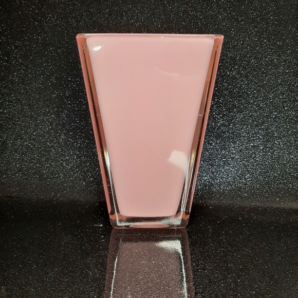 Pink Glass Flower Vase. - Picture 2 of 6